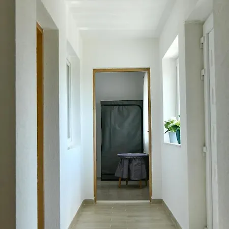 Apartment Noa Hrvace